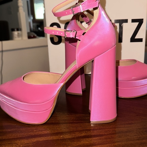 New‼️ Schutz
Elysee Platform Pumps - Picture 4 of 11